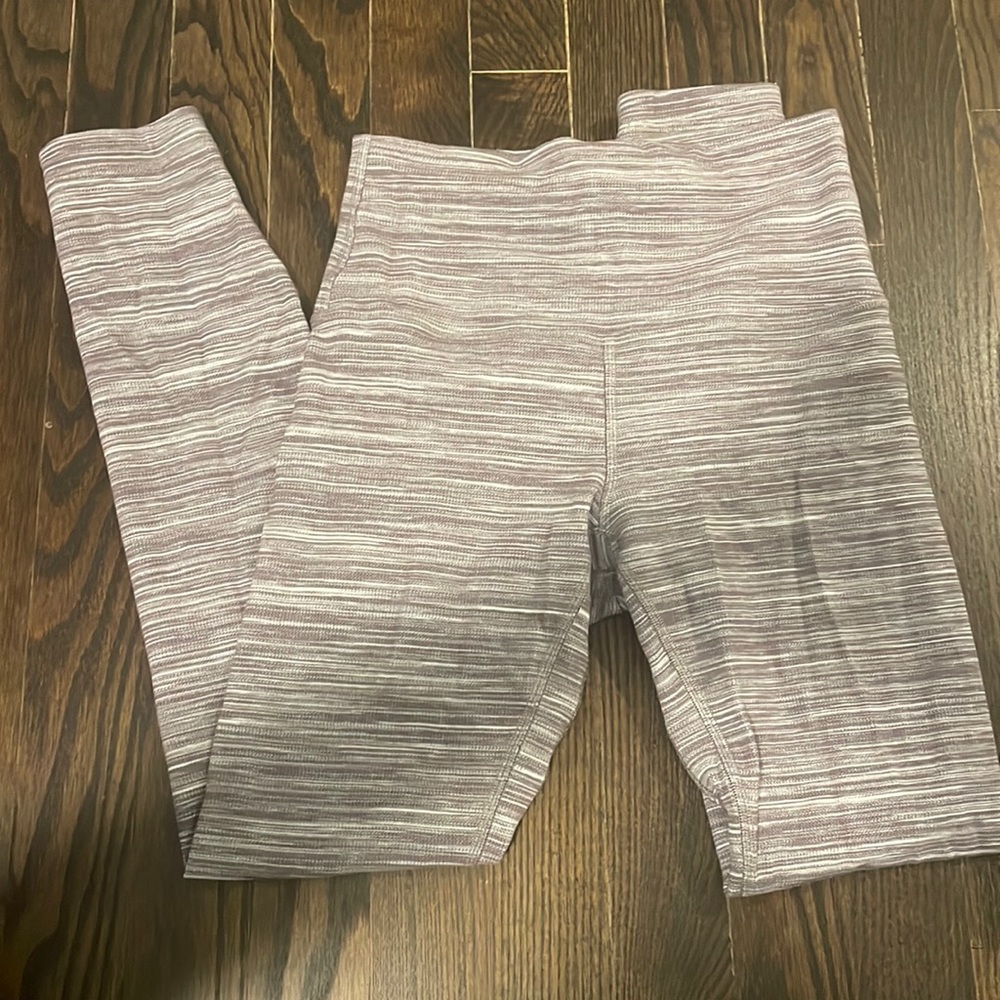 LULULEMON heathered gray and purple leggings 25”
